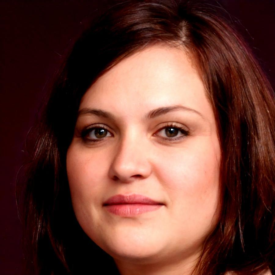 Retrato profesional de Milagros Pantoja